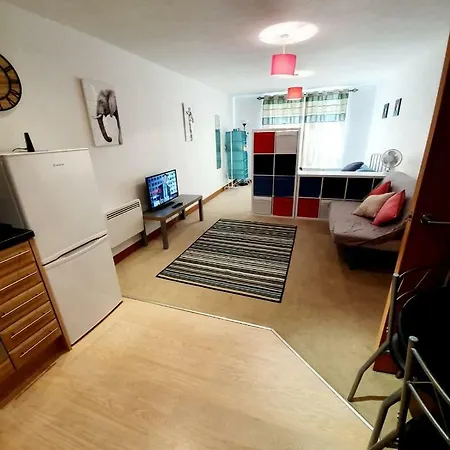 Southend Ground Floor Apartment With Parking Exterior photo