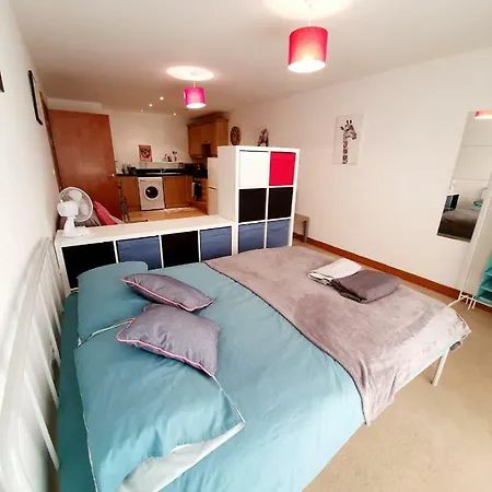 Southend Ground Floor Apartment With Parking Exterior photo